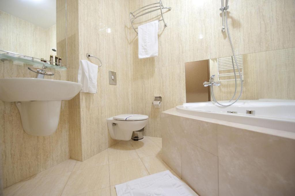 Deluxe Hotel Kupava Lviv Szoba fotó